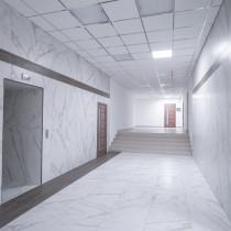 Вид главного лифтового холла Административное здание «г Москва, Ружейный пер., 6, стр. 1, 2»